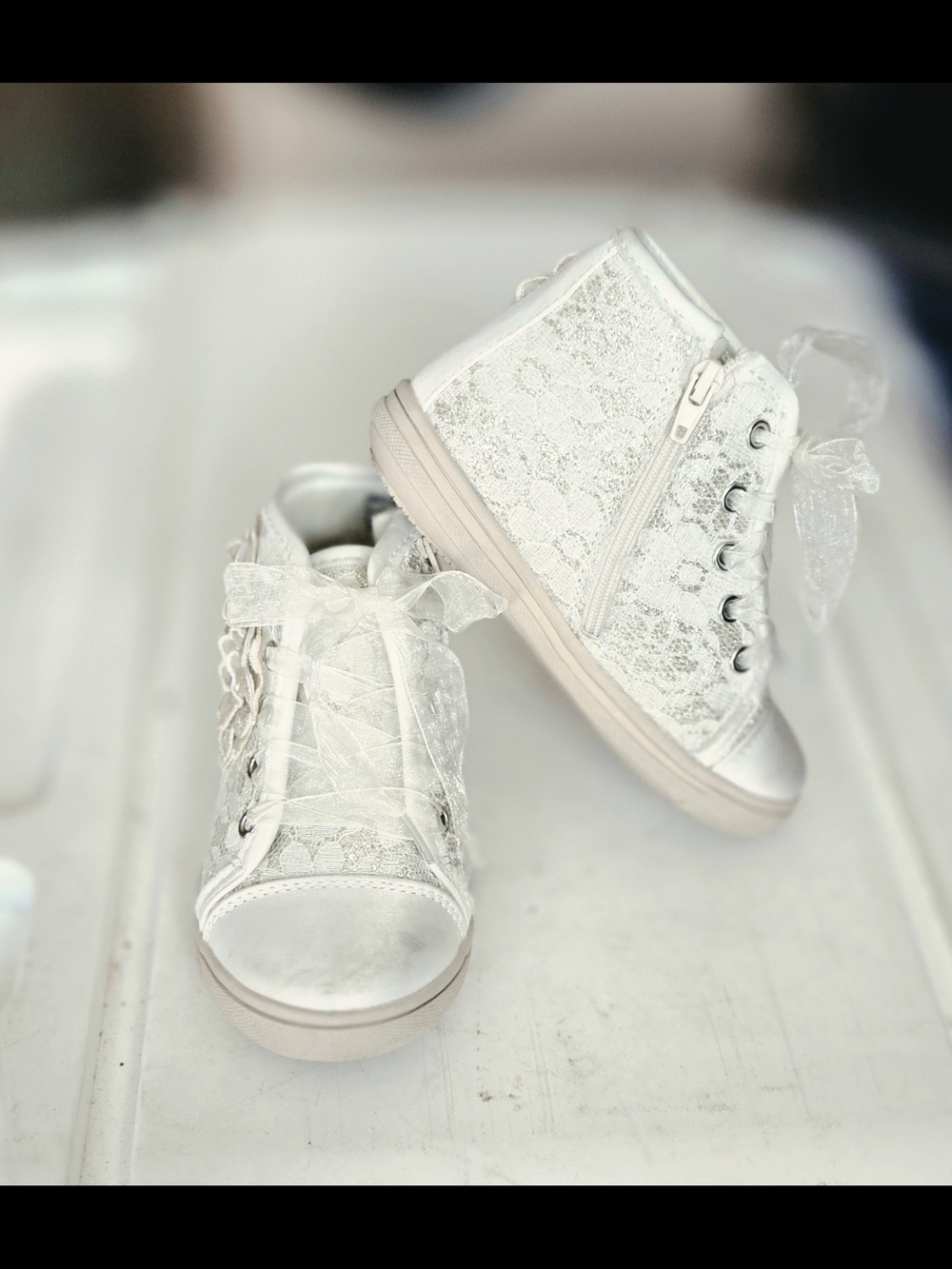 Girls' White Lace High-Top Sneakers with Ribbon Laces